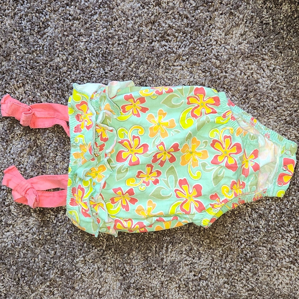 Baby onesie size 3 months